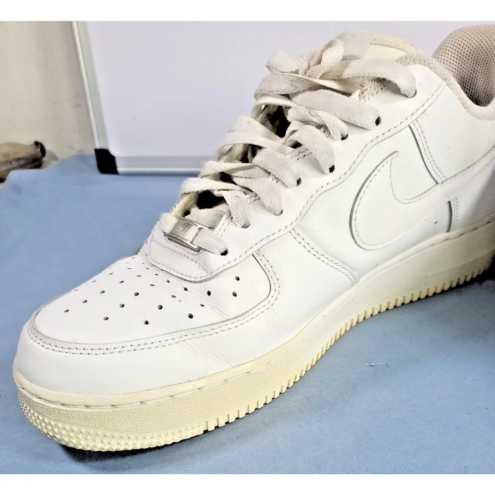 Nike Air Force 1 07 Low Triple White Men's Size 10 Casual Sneakers AF1 315122-11